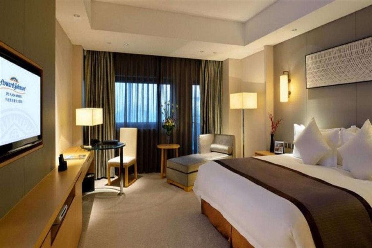 Howard Johnson Ifc Plaza Ningbo Exterior photo