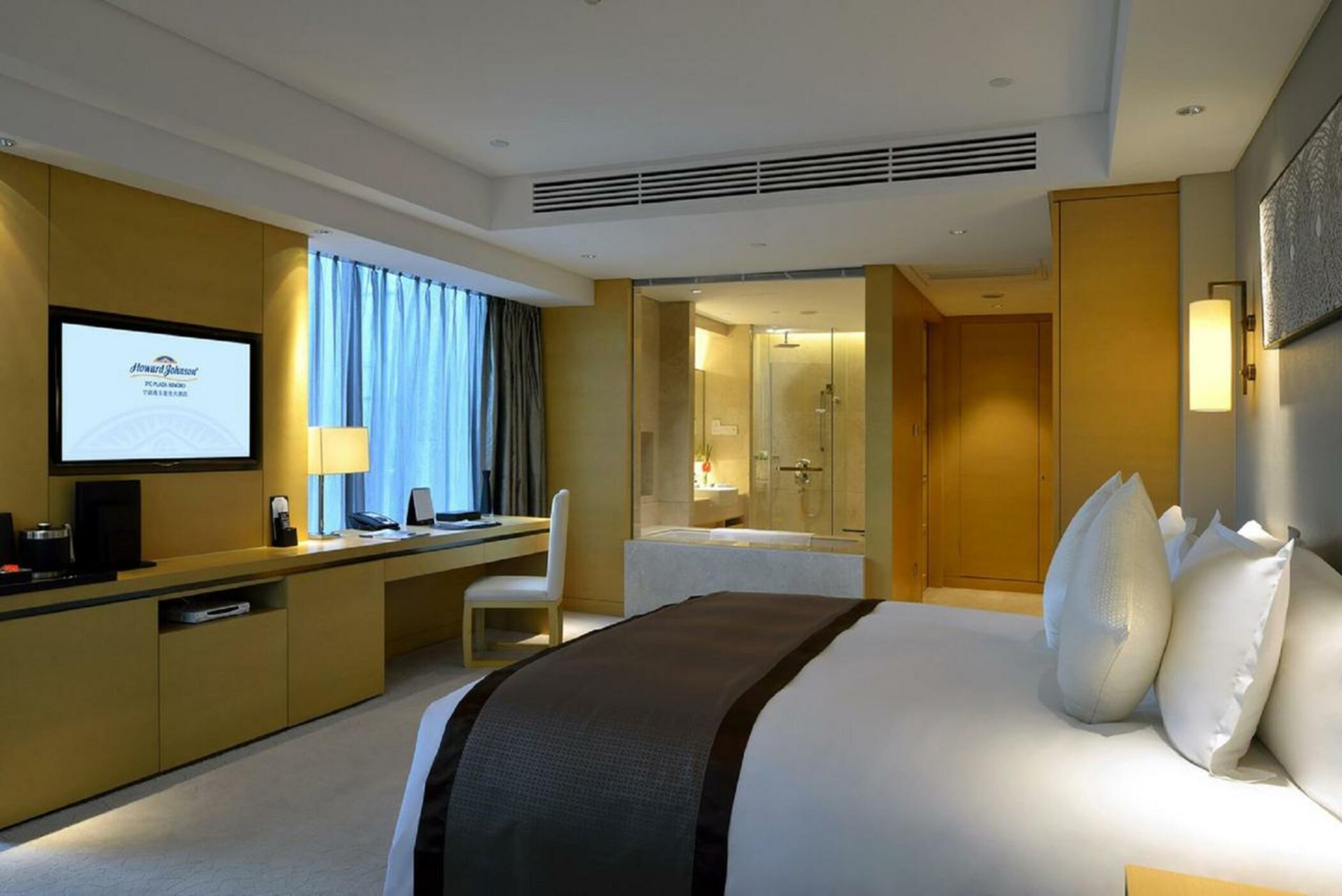 Howard Johnson Ifc Plaza Ningbo Exterior photo