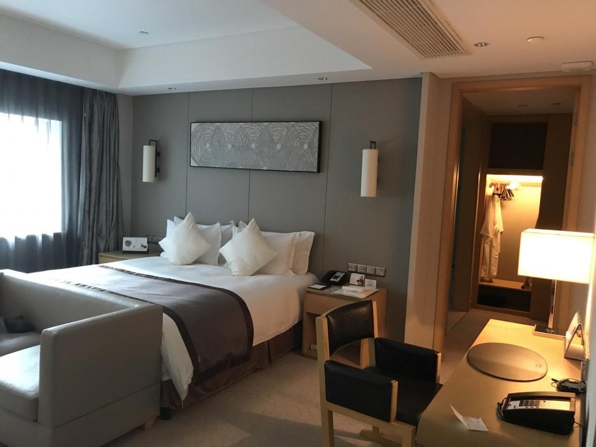 Howard Johnson Ifc Plaza Ningbo Exterior photo